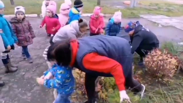 Детско-родительский субботник «Славим Родину трудом!» смотреть онлайн