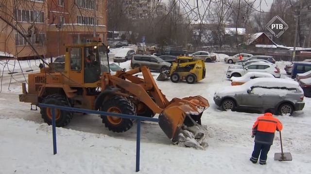 Продолжаются работы по уборке территории г.Раменское. смотреть онлайн