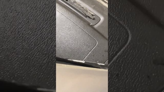 Замена лобового стекла своими руками #гараж#автостекло#вклеиваем#герметик#лобовое#стекло#топор смотреть онлайн