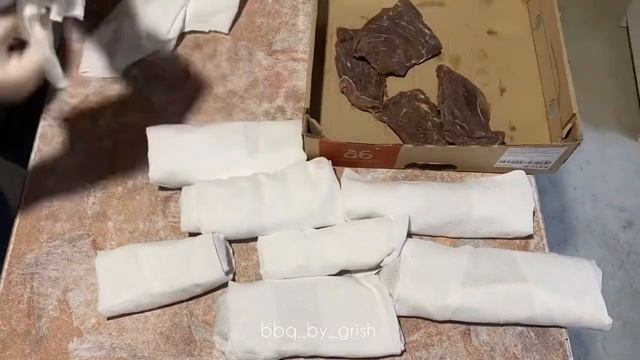 Бастурма.Сегодня мы пошагово покажем вам, как приготовить вкусную бастурму в домашних условиях. смотреть онлайн