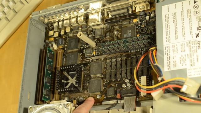 Apple G1 PowerPC 6100/60 Disassembling смотреть онлайн
