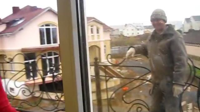 Бетономешалка мешает бетон.avi смотреть онлайн