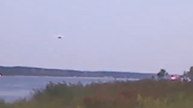 Амфибия летит на забор воды на тушение торфянников смотреть онлайн