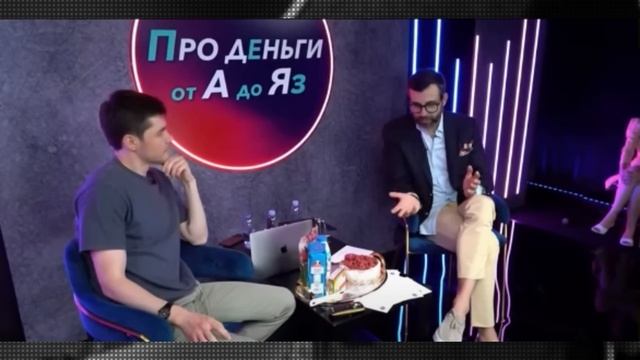 После того, как Иван Ургант прорекламировал инфоцыгана Аяза Шабутдинова, тот попал за решётку. смотреть онлайн