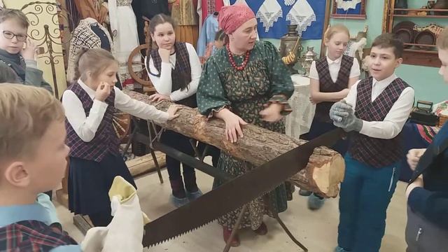 Экскурсия Как на Руси дом строили смотреть онлайн