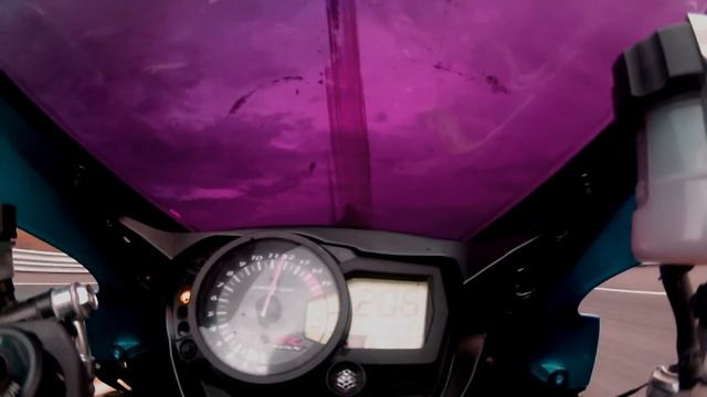 GSX-R 1000 K7 vs GSX-R 1000 K5 смотреть онлайн