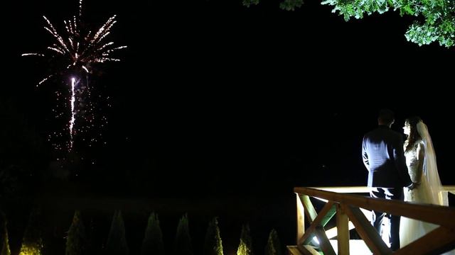 БОМБИЧЕСКИЙ САЛЮТ НА БЕРЕГУ КРАСИВОЕ ЗРЕЛИЩЕ смотреть онлайн