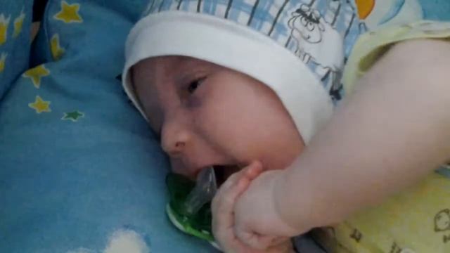 Хочу сосу пустышку хочу нет!!!!!Малышу 2 месяца