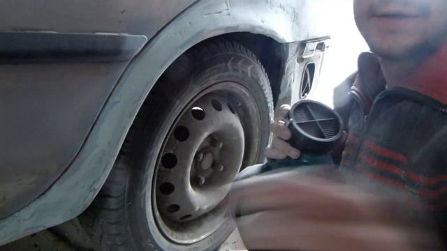 Шпатлюем задние арки Mitsubishi Carisma смотреть онлайн