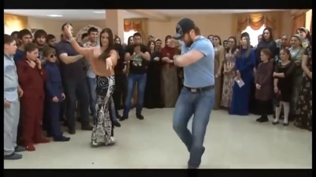 Чеченские Бойцы танцуют Ловзар)