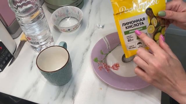 Даже тереть ничего не придется! Просто ставлю в микроволновку самодельный раствор и вся грязь сама смотреть онлайн