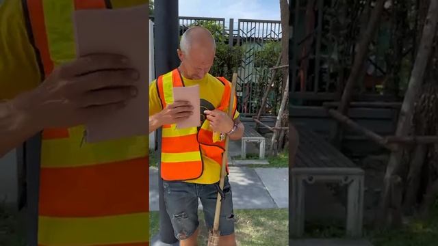 Девушка только возмущаться и орать  ???????