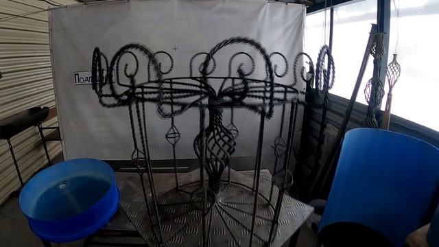 Вазон из пластиковой 200 литровой бочки №144 смотреть онлайн