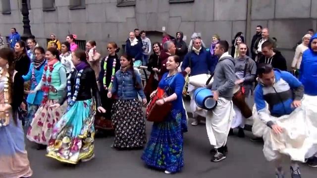 11 06 16 С Пб Харинама на Большой Морской смотреть онлайн