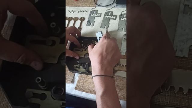KLASS GS-SM-012; 6+6; замок 6 сувальдный .Обзор. смотреть онлайн