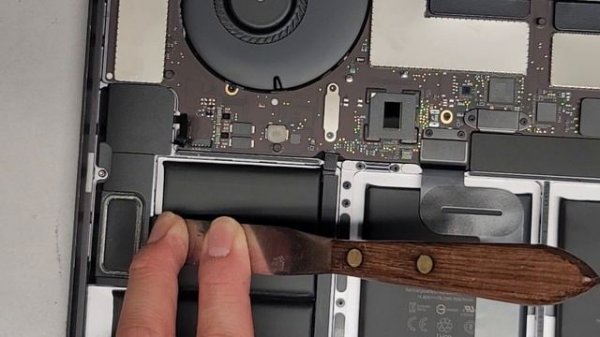 A1707 MacBook Pro Speaker Replacement Repair Removal How to Replace Quiet Muffled Crackly Speakers