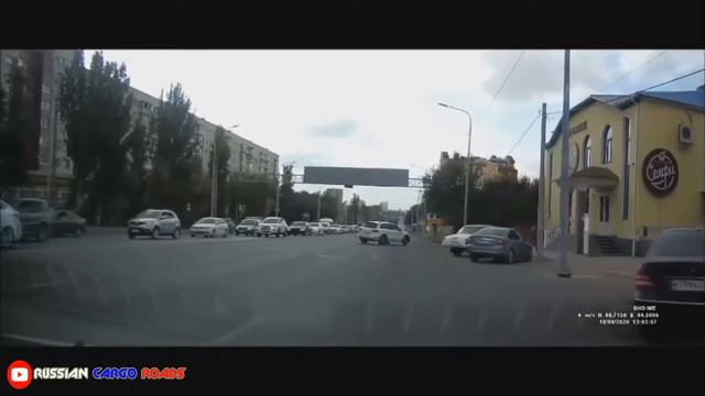 Мгновенная карма в Волгограде #RCR смотреть онлайн