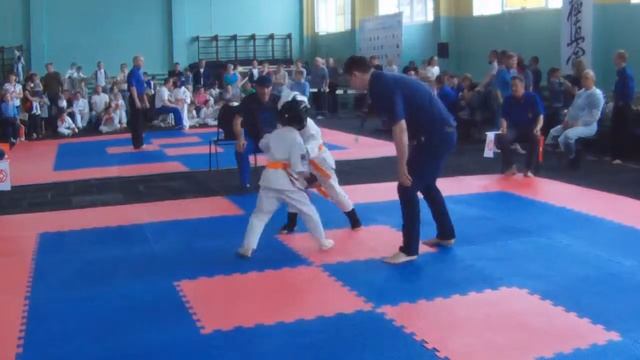 КАРАТЕ ДЕТИ 6-7 ЛЕТ - БОИ И ТРЕНИРОВКИ  (ПЕРВЫЙ ГОД ОБУЧЕНИЯ КАРАТЭ)