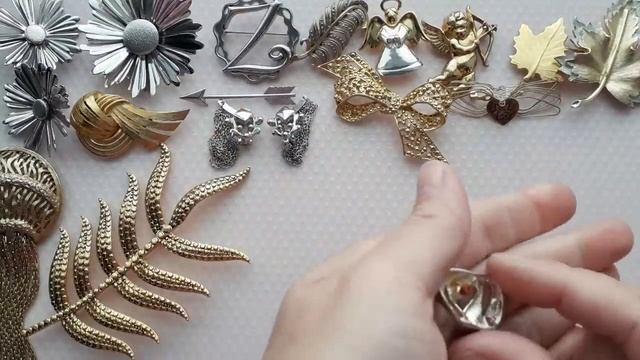 181.Великолепная подборка винтажных украшений в серебряных и золотых тонах.Ооочень много маркировок смотреть онлайн