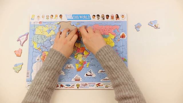 Larsen Puzzle - The World Political Map смотреть онлайн
