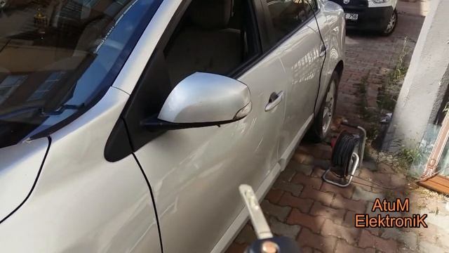 Dünya'da Bir İlk Renault Fluence'de Kapıları Kilitleyince Korna Çalmasını Aktif Ettik смотреть онлайн