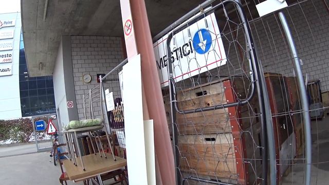 Свалка в Швейцарии. Много рабочей техники