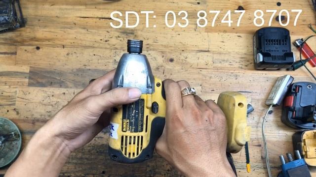20/10/2020 Cắt Tôn, Cưa Lọng, Bắn Vít. Bulong. Cưa Kiếm, Bắn Keo Silicon. Thổi Bụi.....Nhật Bãi смотреть онлайн