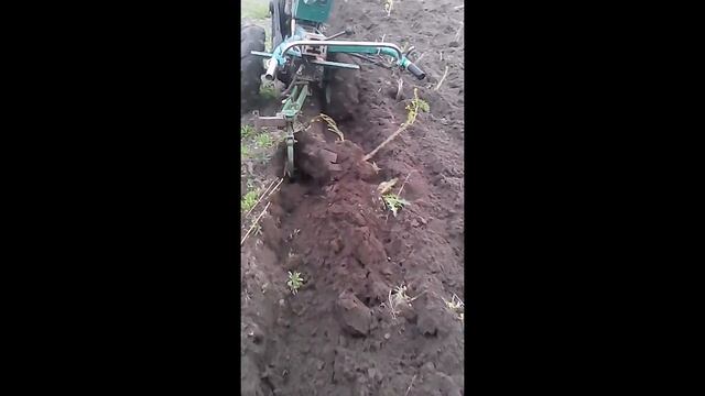 вспашка мотоблоком смотреть онлайн