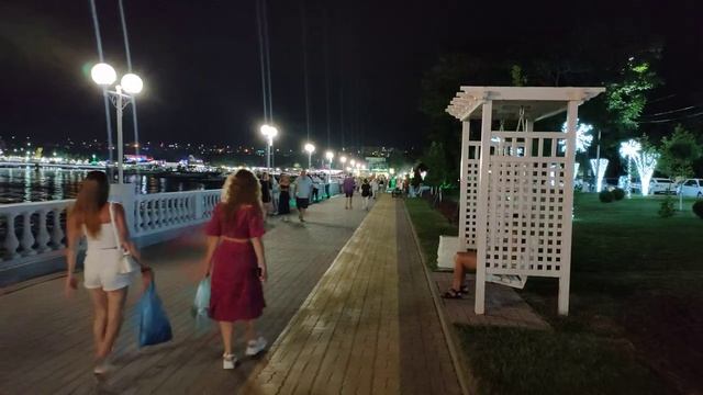 Вечерняя Кабардинка.Куда можно сходить и какие развлекухи. смотреть онлайн