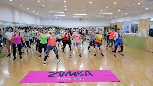 ZUMBA | Safri Duo - La Bamba(Remix) | @Mellisa Choreography | ZUMBARELLA смотреть онлайн