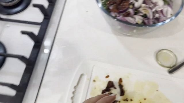 Тёплый салат с мраморной говядиной смотреть онлайн