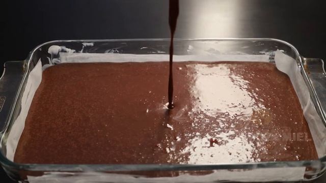 Use Bananas To Make This MOIST Chocolate Cake? [NO Machine] [EASY] смотреть онлайн