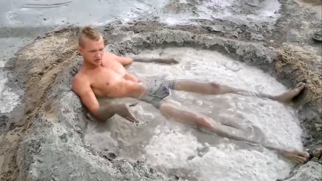 Грязевая ванна😎 смотреть онлайн