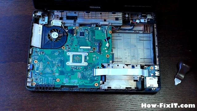 Toshiba Satellite L650, L655 Disassembly, Fan Cleaning and Thermal Paste Replacement смотреть онлайн