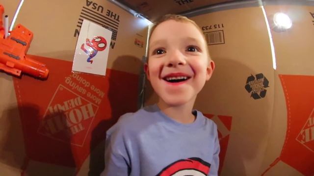 Father & Son ULTIMATE HOUSE FORT SURPRISE! смотреть онлайн