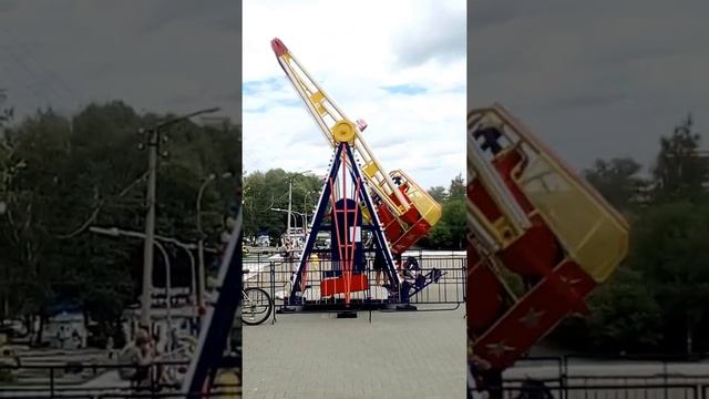 Девушки пожалели,что сделали это - атракцион "Астронавт" смотреть онлайн