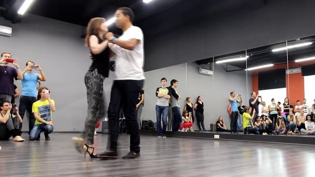 Макс Кумашев и Марина Семерикова — Пик-пак-кизомба смотреть онлайн