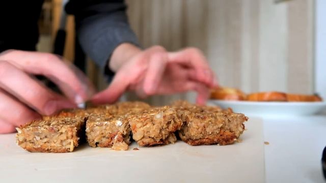 15 день МИНистерская ДИЕТА // МЮСЛИ БАТОНЧИКИ / САЛАТ ПРАЗДНИЧНЫЙ смотреть онлайн