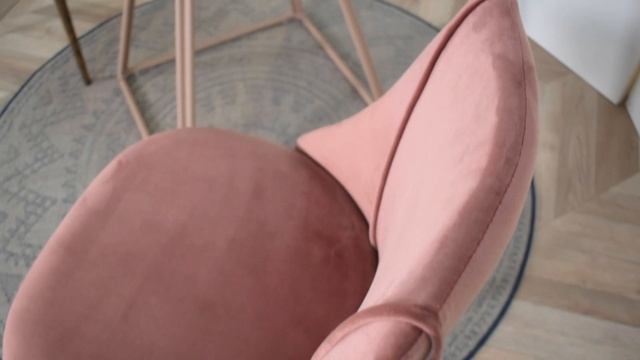 SMEG ROSE DINING USE смотреть онлайн