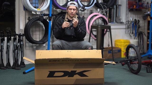 NEW BMX BIKE! DK Bicycles смотреть онлайн