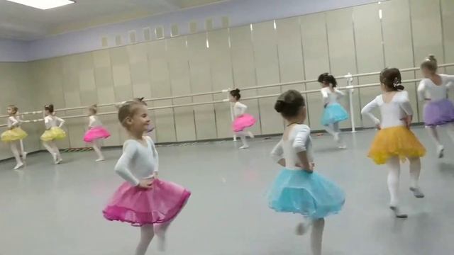 21.12.2018 Открытый урок Кати в балетной школе 1 смотреть онлайн