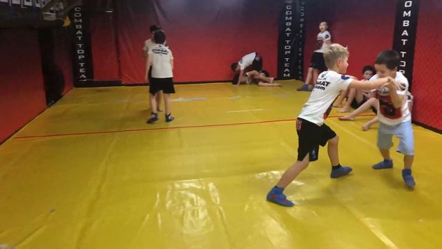 Тренировка для детей младшего возраста по спортивной борьбе. Панкратион. Грэпплинг. Вольная борьба. смотреть онлайн