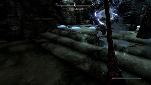 Skyrim - Haknir turns into a ghostly mop and slides across the boss room смотреть онлайн