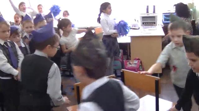 2. А ну-ка, мальчики! смотреть онлайн