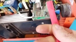 сварочный инвертор днипро м  САБ 250М во время работы выключается