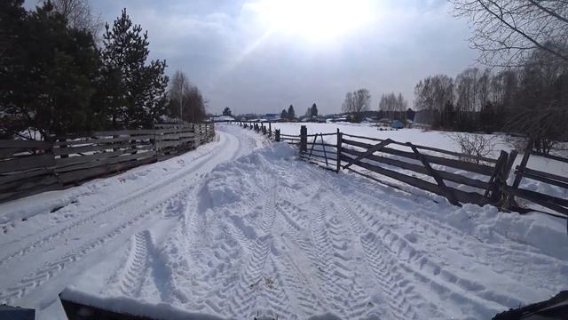 В этой схватке победил трактор. Чистим снег.