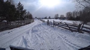 В этой схватке победил трактор. Чистим снег.