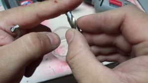 Как заточить сломанное сверло по металлу в домашних условиях без приспособлений?