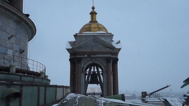 Выходим на колоннаду Исаакиевского собора смотреть онлайн