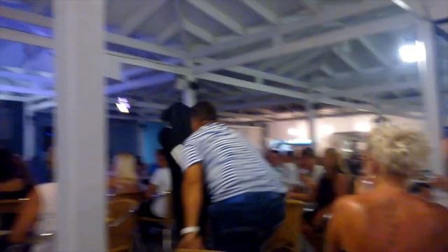 Русские Туристы Танцуют в Пафосе смотреть онлайн